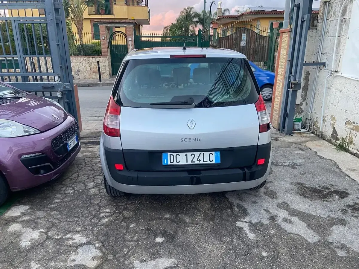 Usata Renault Scenic E-Tech Dynamique 130 CV (95 kW) 2006 Argento Monovolume