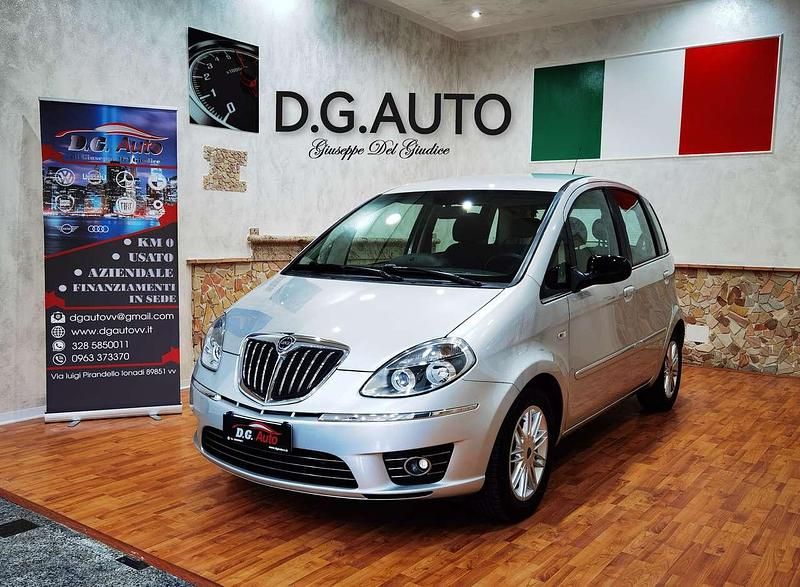 Argento Usata 2011 Lancia Musa Gold Monovolume | 4390 € (Buon prezzo) - Immagine 1/4
