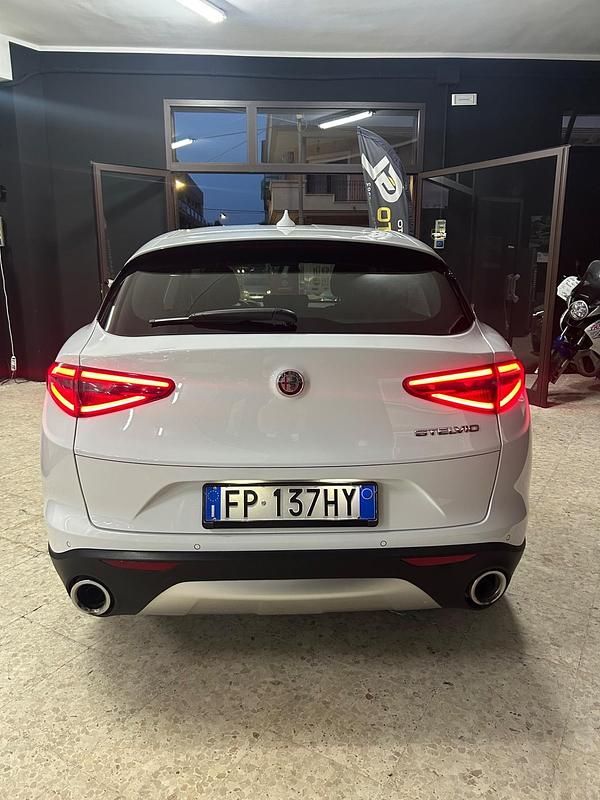 Usata Alfa Romeo Stelvio Super 150 CV (110 kW) 2018 Bianco SUV