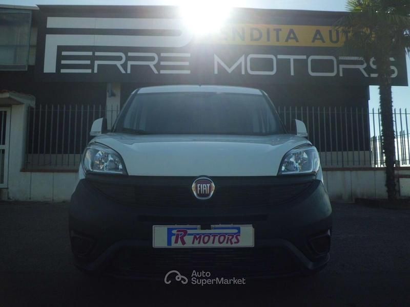 Usata Fiat Doblò Lounge 120 CV (88 kW) 2016 Bianco Monovolume