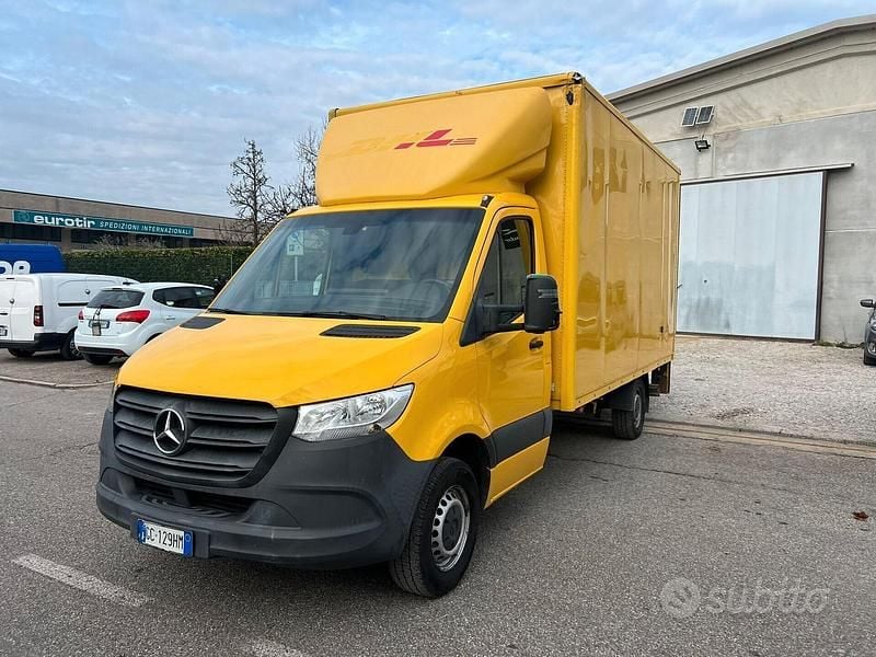 Usata Mercedes Sprinter 143 CV (105 kW) 2020 Giallo Furgone