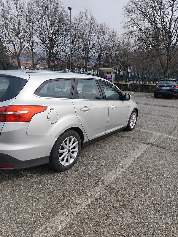 Usata Ford Focus 2015 Grigio Station wagon