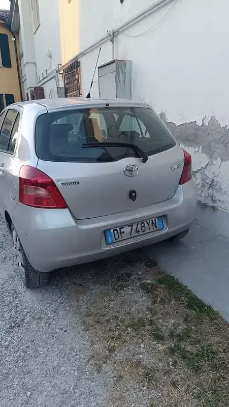 Usata Toyota Yaris 69 CV (50 kW) 2007 Utilitaria