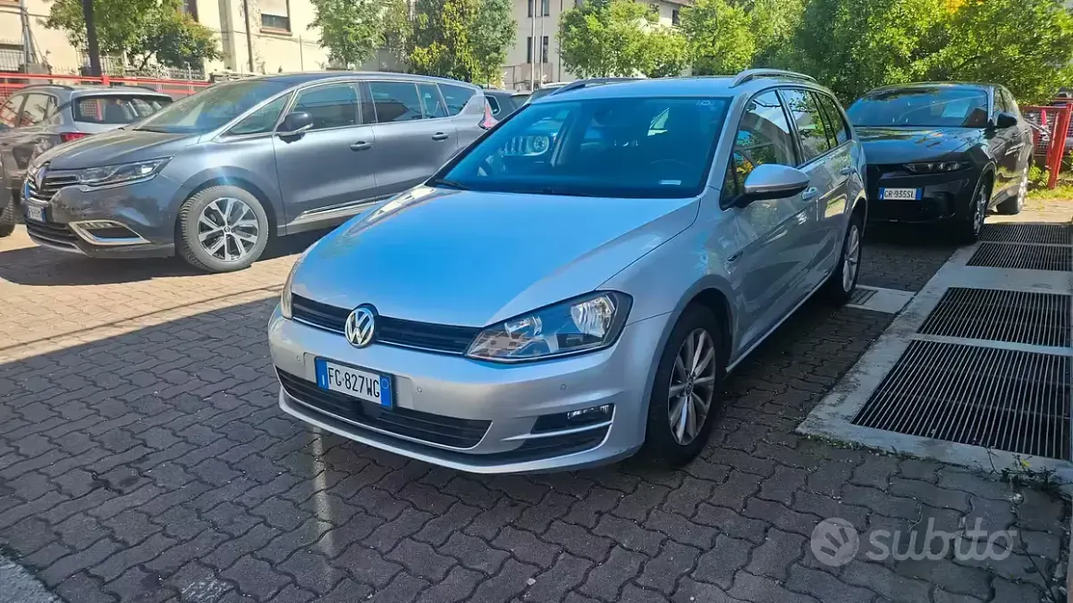 Usata VW Golf VII LOUNGE 110 CV (80 kW) 2016 Grigio Station wagon