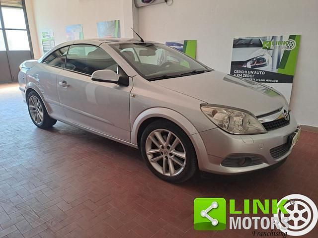 Grigio(met.) Usata 2007 Opel Astra Cabriolet Cosmo Cabrio | 3950 € - Immagine 1/4