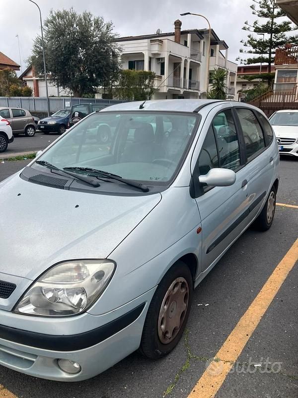 Usata Renault Scénic 2002 Grigio Monovolume