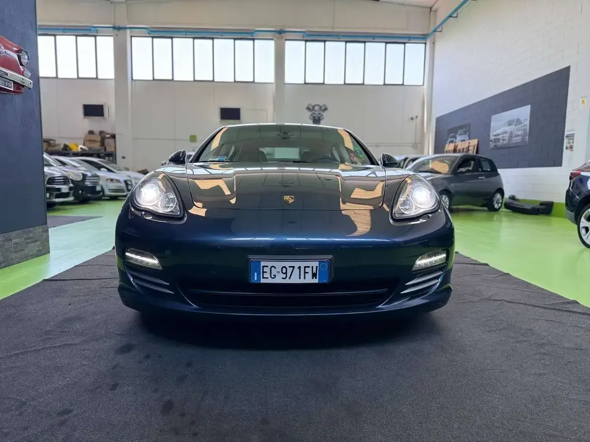 Usata Porsche Panamera 4 299 CV (219 kW) 2011 Grigio Utilitaria
