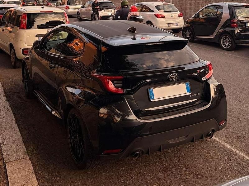 Usata Toyota Yaris 261 CV (191 kW) 2021 Nero Utilitaria