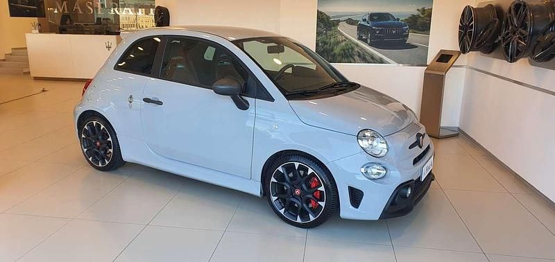 Usata Abarth 595C Competizione 179 CV (131 kW) 2019 Grigio campo volo Cabrio
