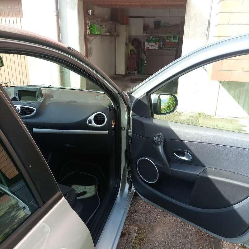Usata Renault Clio II 75 CV (55 kW) 2011 Berlina