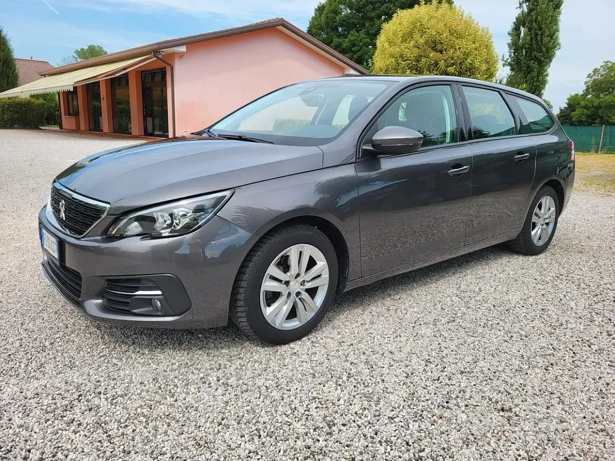 Usata Peugeot 308 Business-Line 131 CV (96 kW) 2019 Grigio Station wagon