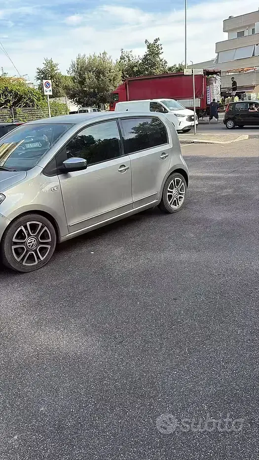 Usata VW up! 75 CV (55 kW) 2014 Grigio Utilitaria