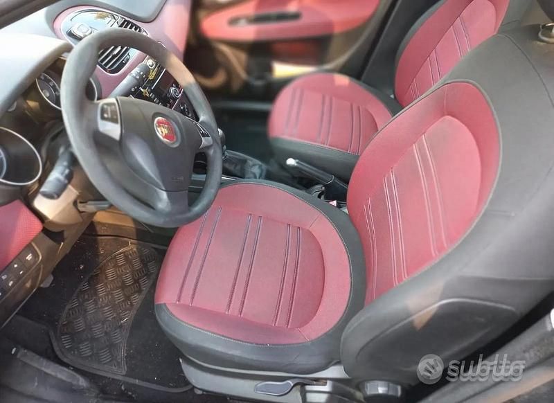 Usata Fiat Punto 75 CV (55 kW) 2012 Berlina