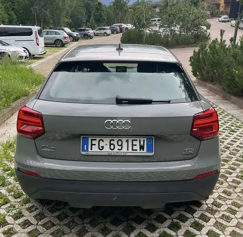 Usata Audi Q2 Design 150 CV (110 kW) 2017 Grigio SUV