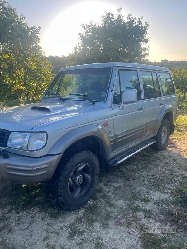 Usata Hyundai Galloper 100 CV (73 kW) 1999 Grigio SUV