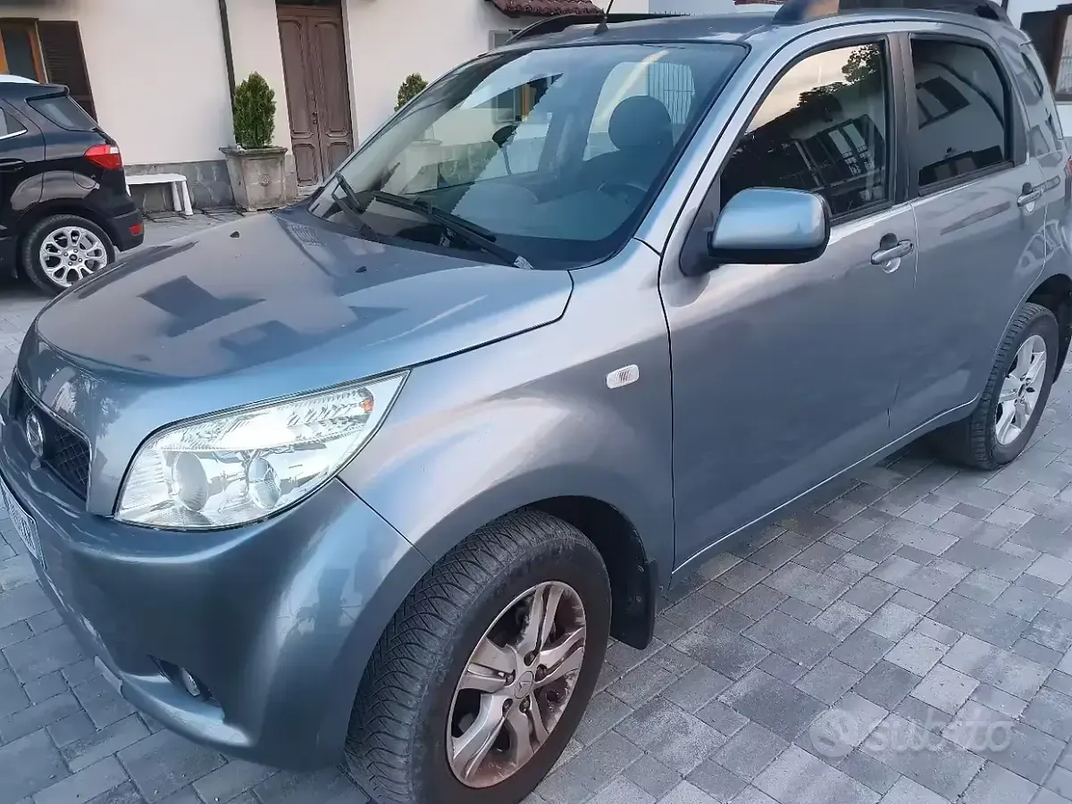 Usata Daihatsu Terios 2006 Grigio SUV