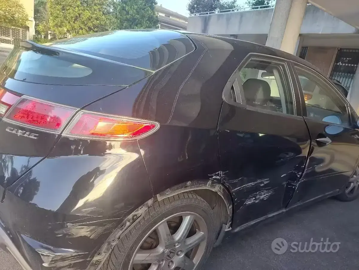 Usata Honda Civic 140 CV (102 kW) 2007 Nero Berlina