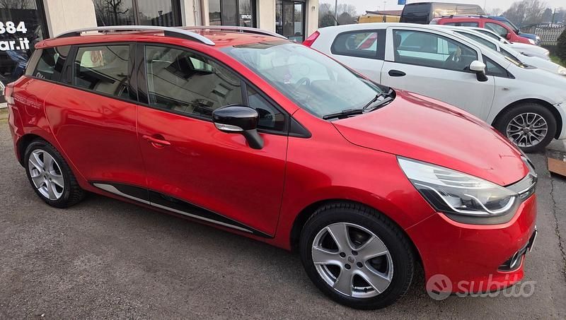 Usata Renault Clio GrandTour 75 CV (55 kW) 2013 Rosso Station wagon