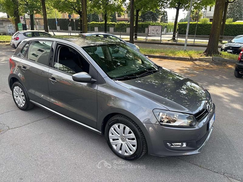 Usata VW Polo Trendline 75 CV (55 kW) 2012 Grigio Utilitaria