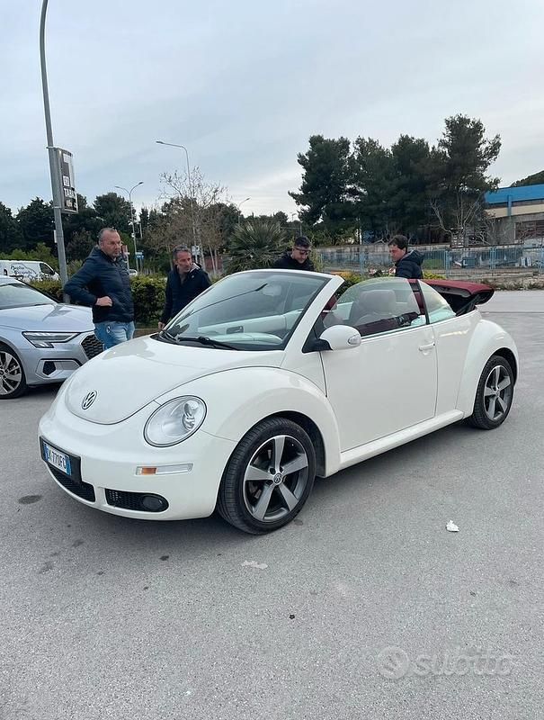 Usata VW New Beetle 105 CV (77 kW) 2007 Bianco Utilitaria