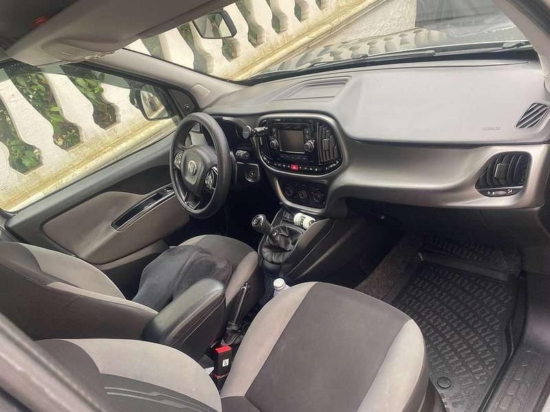Usata Fiat Doblò Dynamic 120 CV (88 kW) 2015 Grigio Monovolume