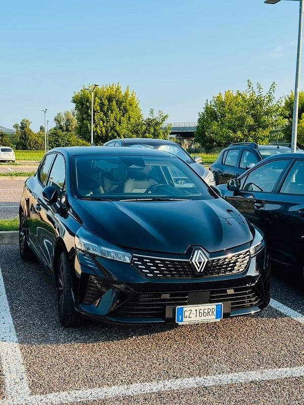 Usata Renault Clio V 100 CV (73 kW) 2025 Nero Berlina
