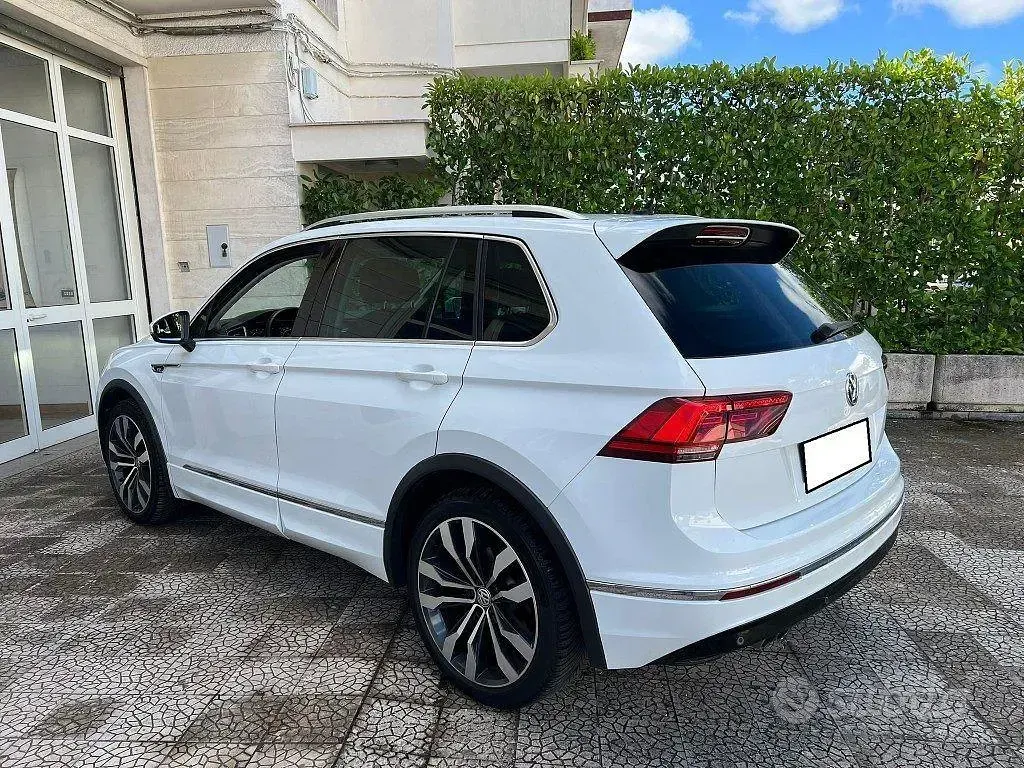 Usata VW Tiguan R-line 150 CV (110 kW) 2018 Bianco SUV