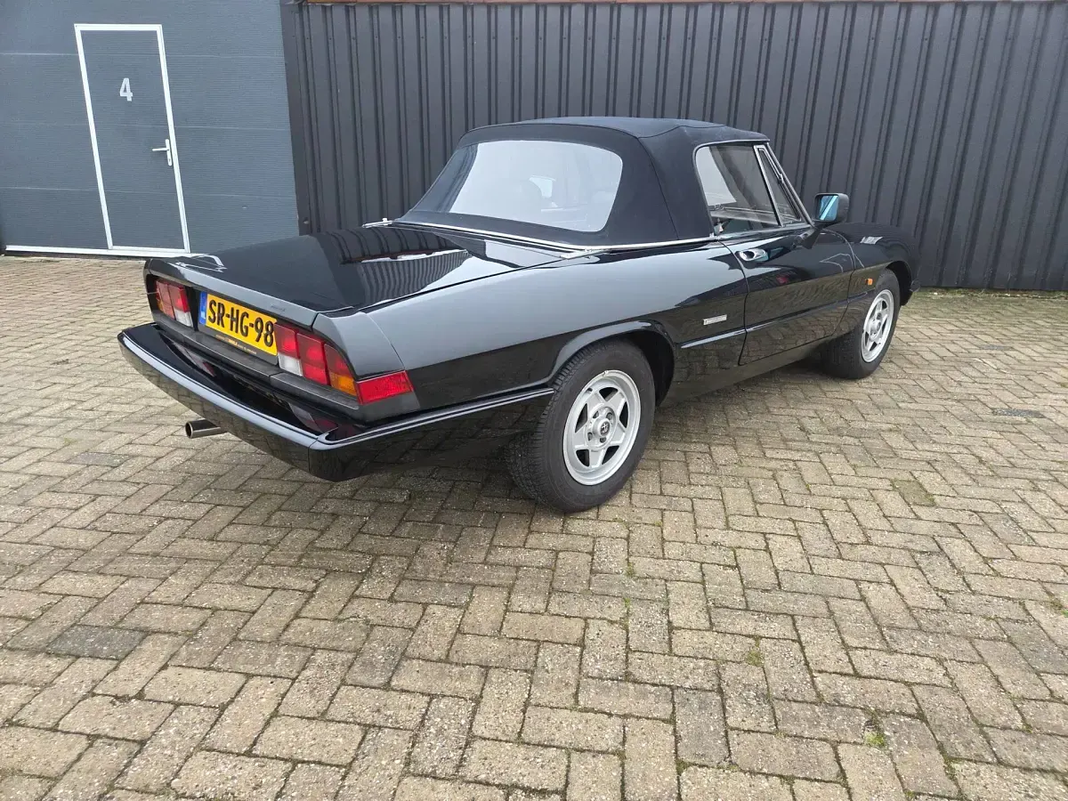 Usata Alfa Romeo Spider 117 CV (86 kW) 1988 Nero Cabrio