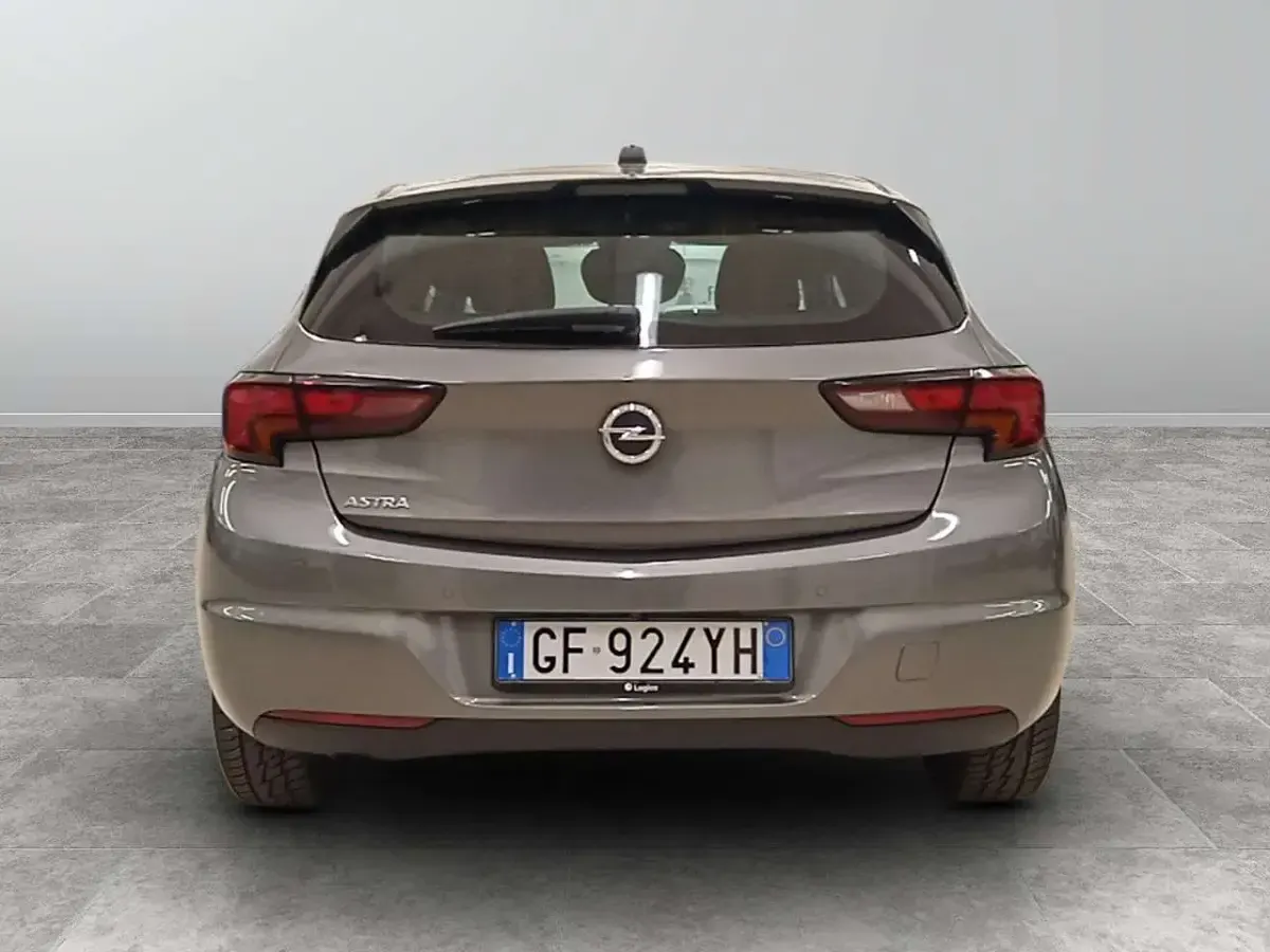 Usata Opel Astra Business Elegance 122 CV (89 kW) 2021 Grigio Berlina