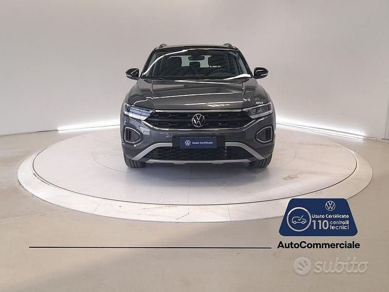 Usata VW T-Roc Life 150 CV (110 kW) 2024 Grigio scuro SUV