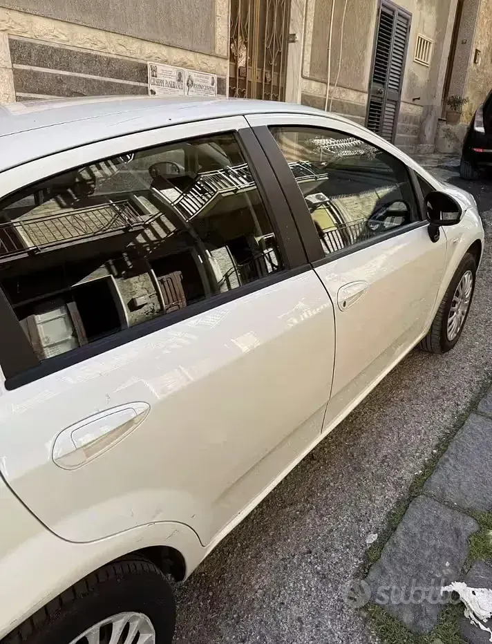 Usata Fiat Grande Punto 75 CV (55 kW) 2013 Bianco Utilitaria