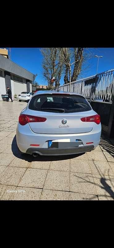 Usata Alfa Romeo Giulietta Impression 105 CV (77 kW) 2014 Blu Utilitaria