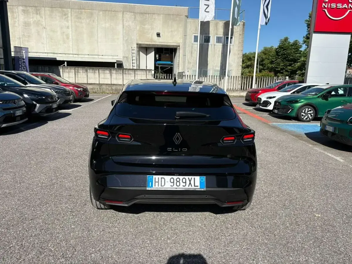 Nuova Renault Clio V Techno 160 CV (117 kW) 2026 Nero Berlina