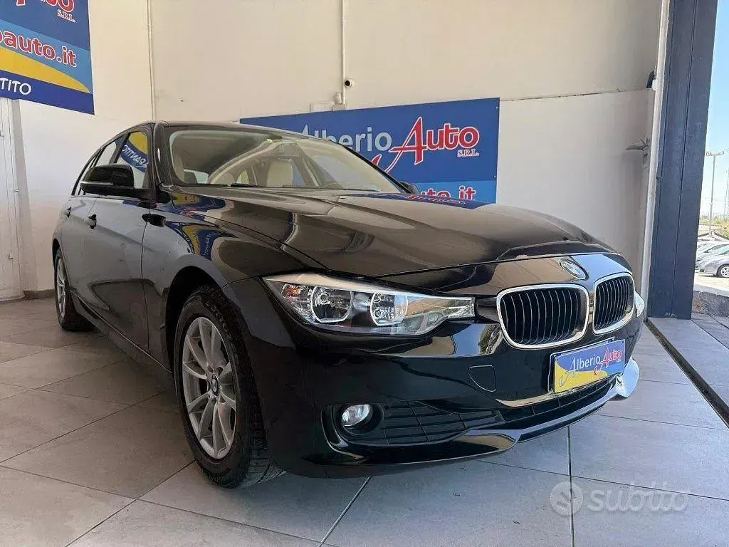 Usata BMW 318 150 CV (110 kW) 2015 Nero Station wagon