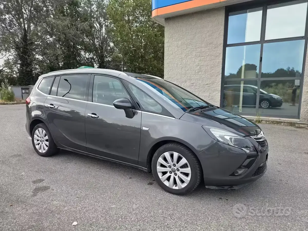 Usata Opel Zafira Tourer Cosmo 150 CV (110 kW) 2013 Nero Monovolume