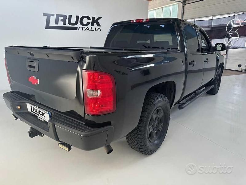 Usata Chevrolet Silverado 315 CV (231 kW) 2008 Nero metallizzato Pick-up