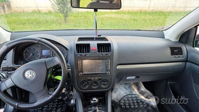 Usata VW Golf IV 105 CV (77 kW) 2006 Blu Berlina