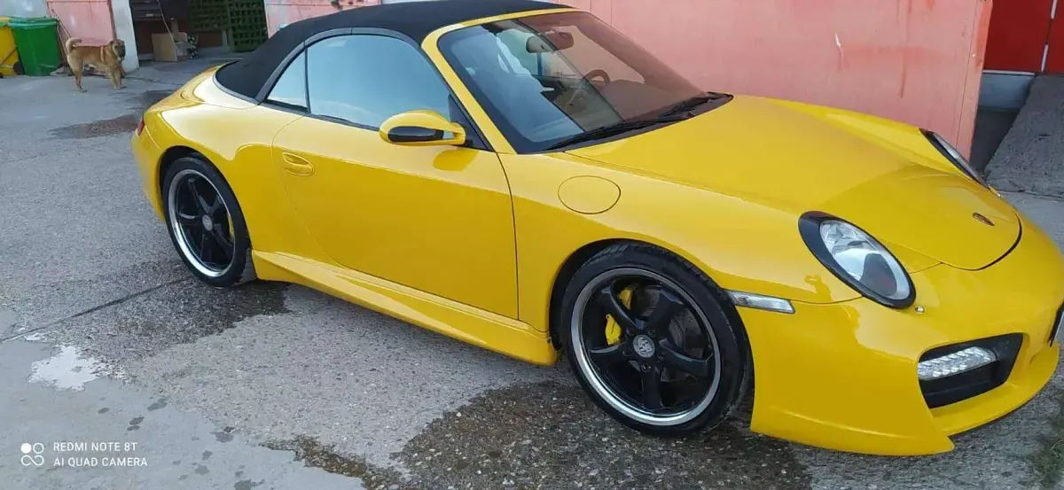 Usata Porsche 911 Carrera Cabriolet 355 CV (261 kW) 2005 Oro Cabrio