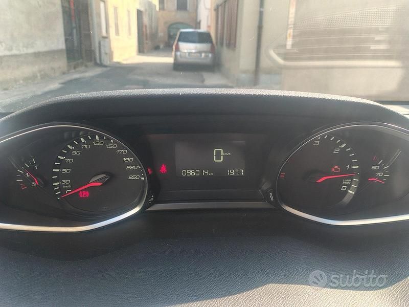 Usata Peugeot 308 Allure 131 CV (96 kW) 2018 Grigio Berlina