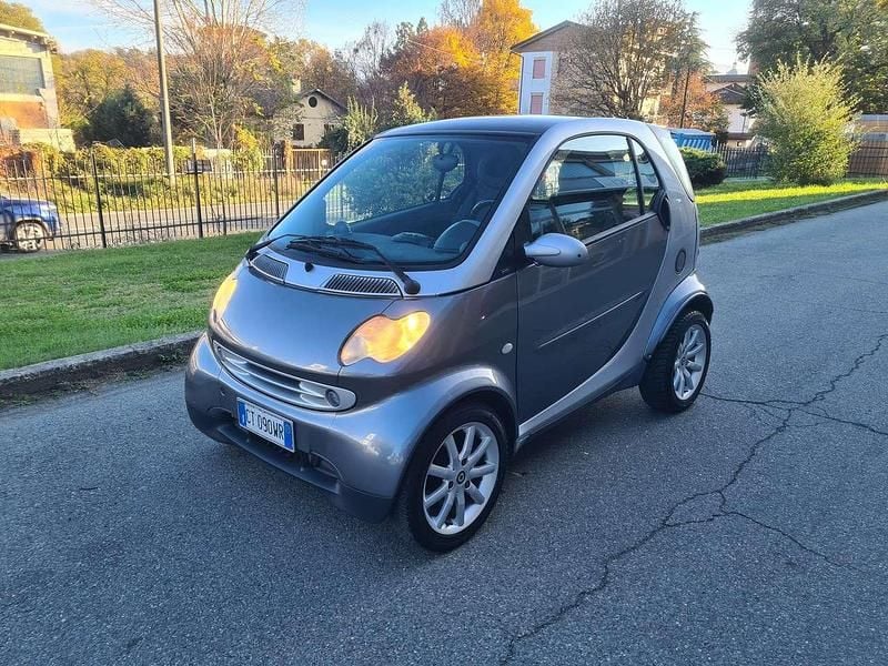 Grigio Usata 2005 Smart ForTwo Coupé Due volumi | 2450 € (Ottimo prezzo) - Immagine 1/4