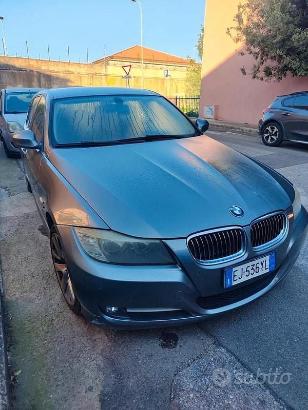 Grigio Usata 2011 BMW 320 Station wagon | 4000 € (Ottimo prezzo) - Immagine 1/3