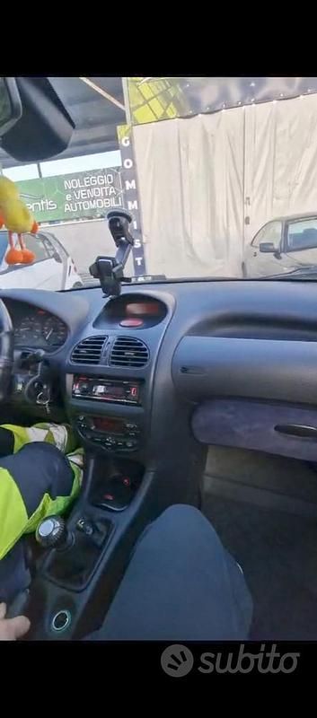 Usata Peugeot 206+ 88 CV (64 kW) 2004 Grigio Utilitaria