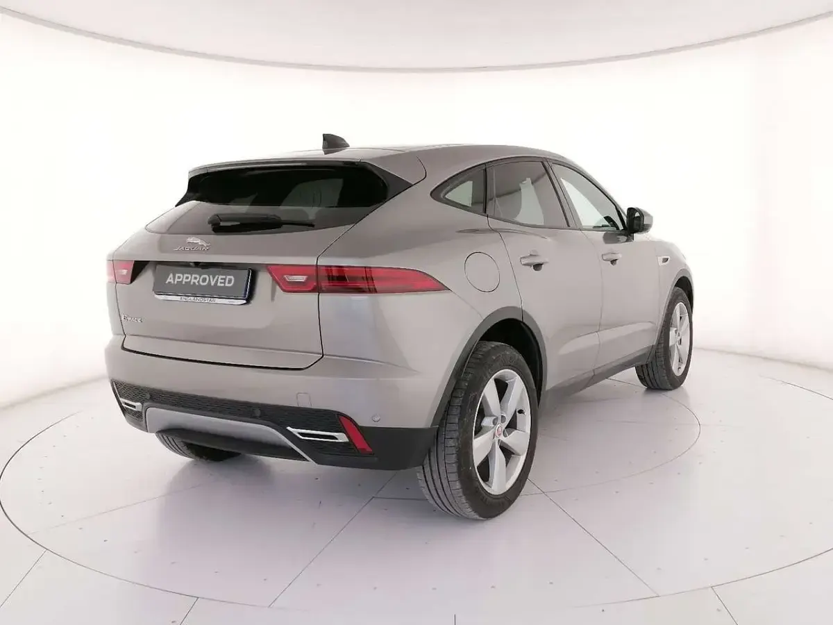 Usata Jaguar E-Pace SE 163 CV (119 kW) 2022 Argento SUV
