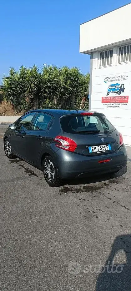 Usata Peugeot 208 82 CV (60 kW) 2013 Utilitaria