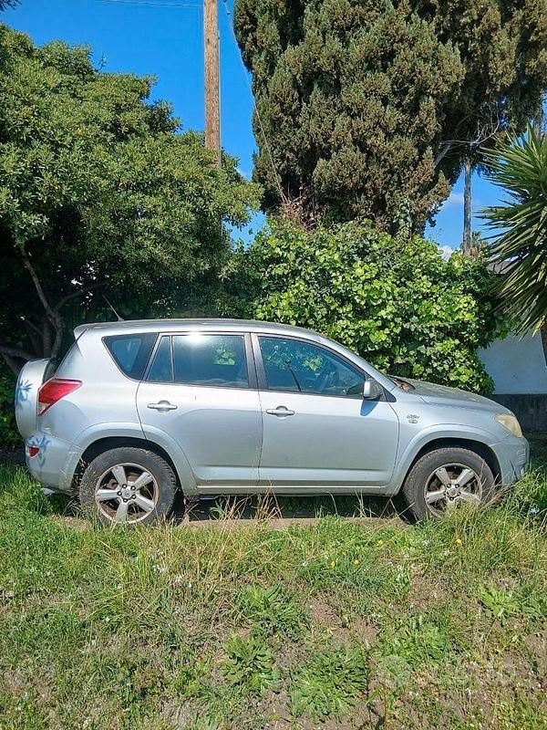 Usata Toyota RAV4 177 CV (130 kW) 2007 Grigio SUV