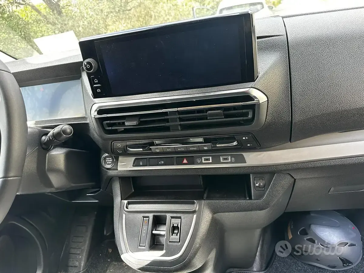 Usata Opel Vivaro-e Combi Sportive 177 CV (130 kW) 2025 Bianco Monovolume