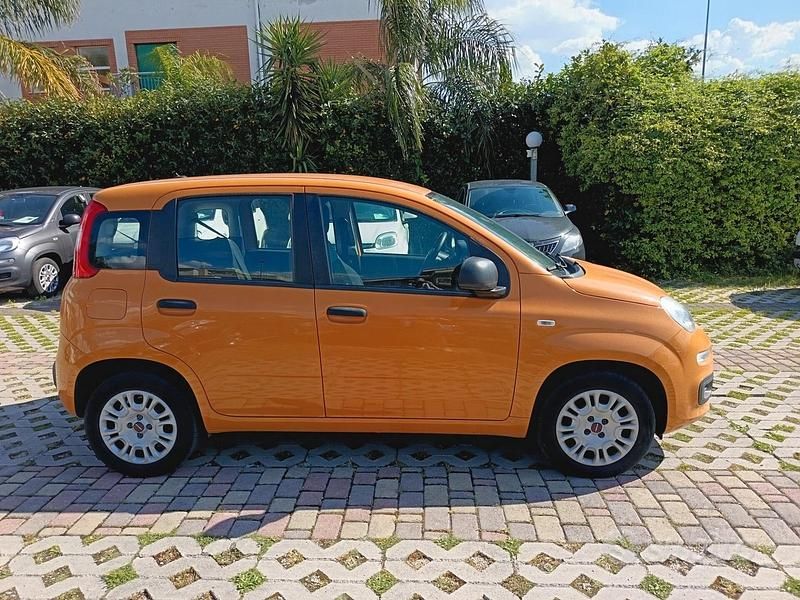 Usata Fiat Panda Easy 69 CV (50 kW) 2020 Arancione Berlina