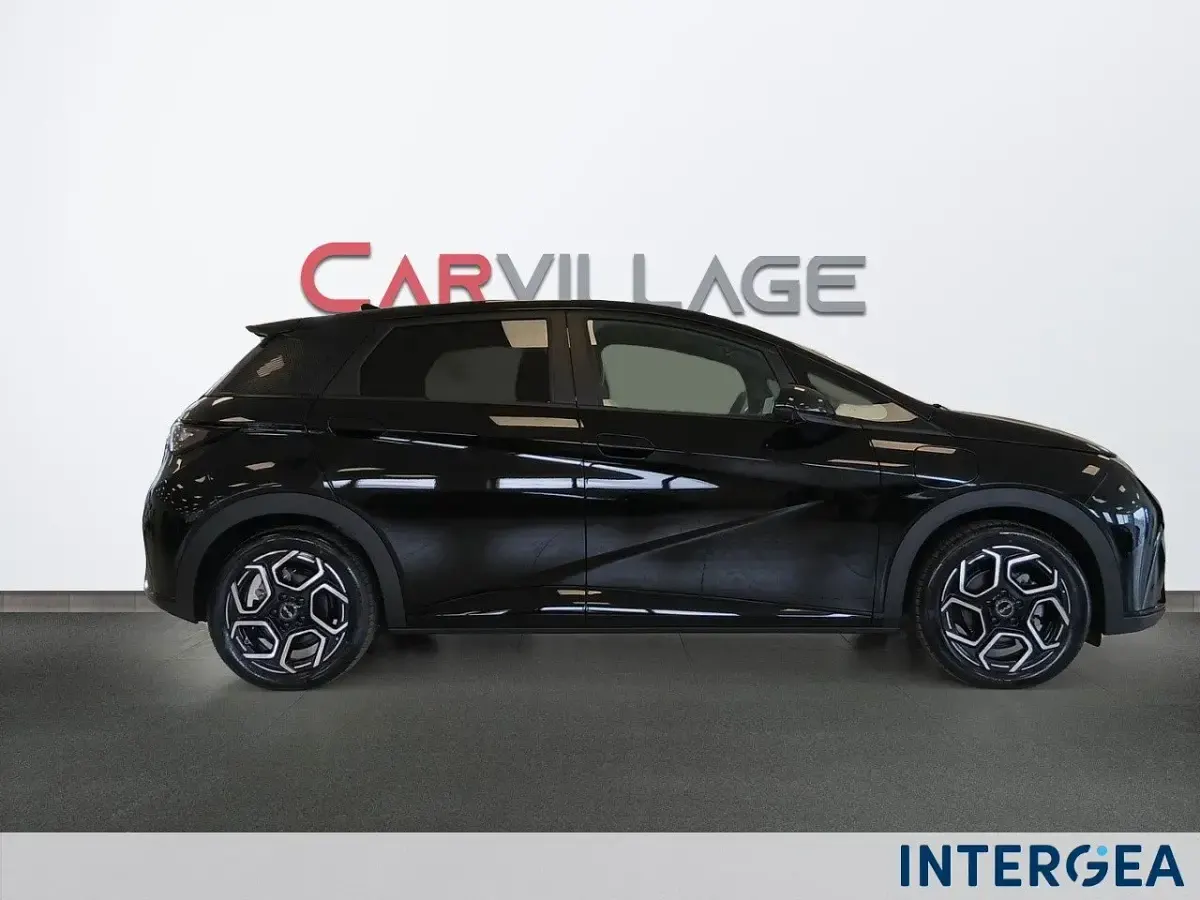Nuova BYD Dolphin Design 2026 Obsidian black Utilitaria