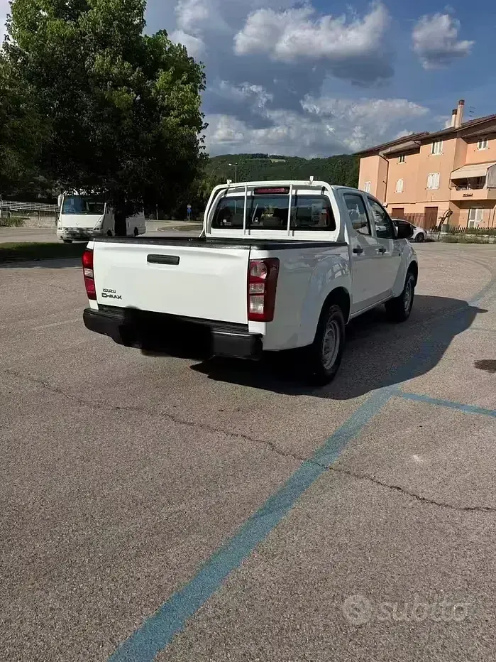 Usata Isuzu D-Max 101 CV (74 kW) 2021 Bianco Pick-up