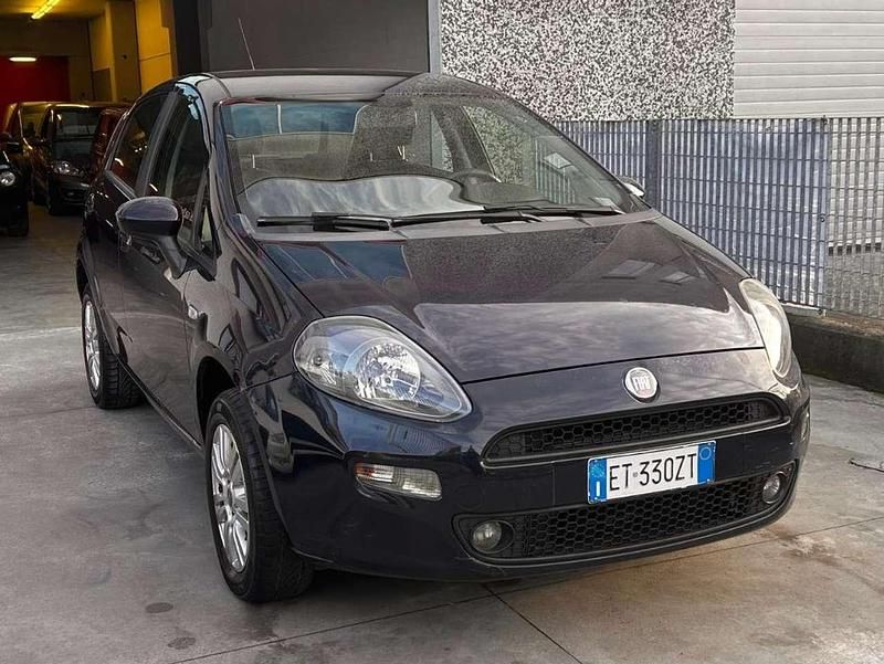 Usata Fiat Punto Lounge 69 CV (50 kW) 2014 Blu/azzurro Utilitaria